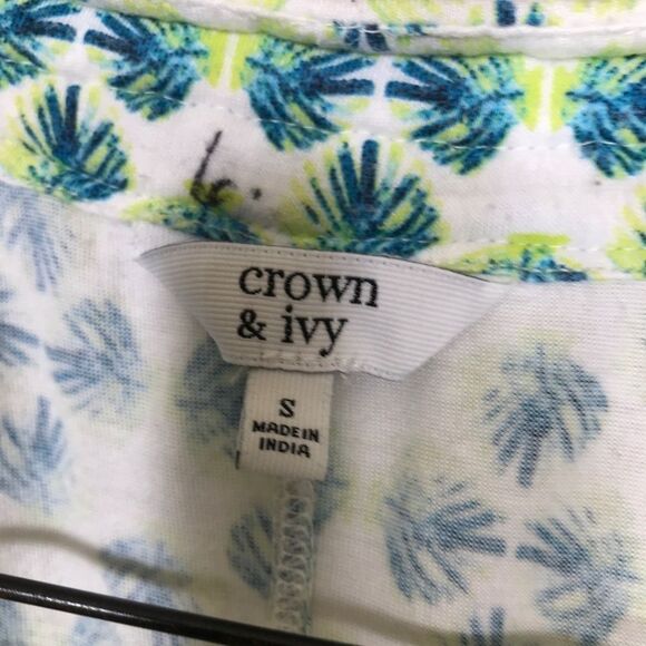 Lot Of 4 Crown & Ivy Women’s  Blouse Tops Size Small - Picture 13 of 16